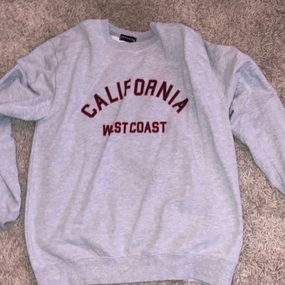 Pretty Little Thing California Sweatshirt